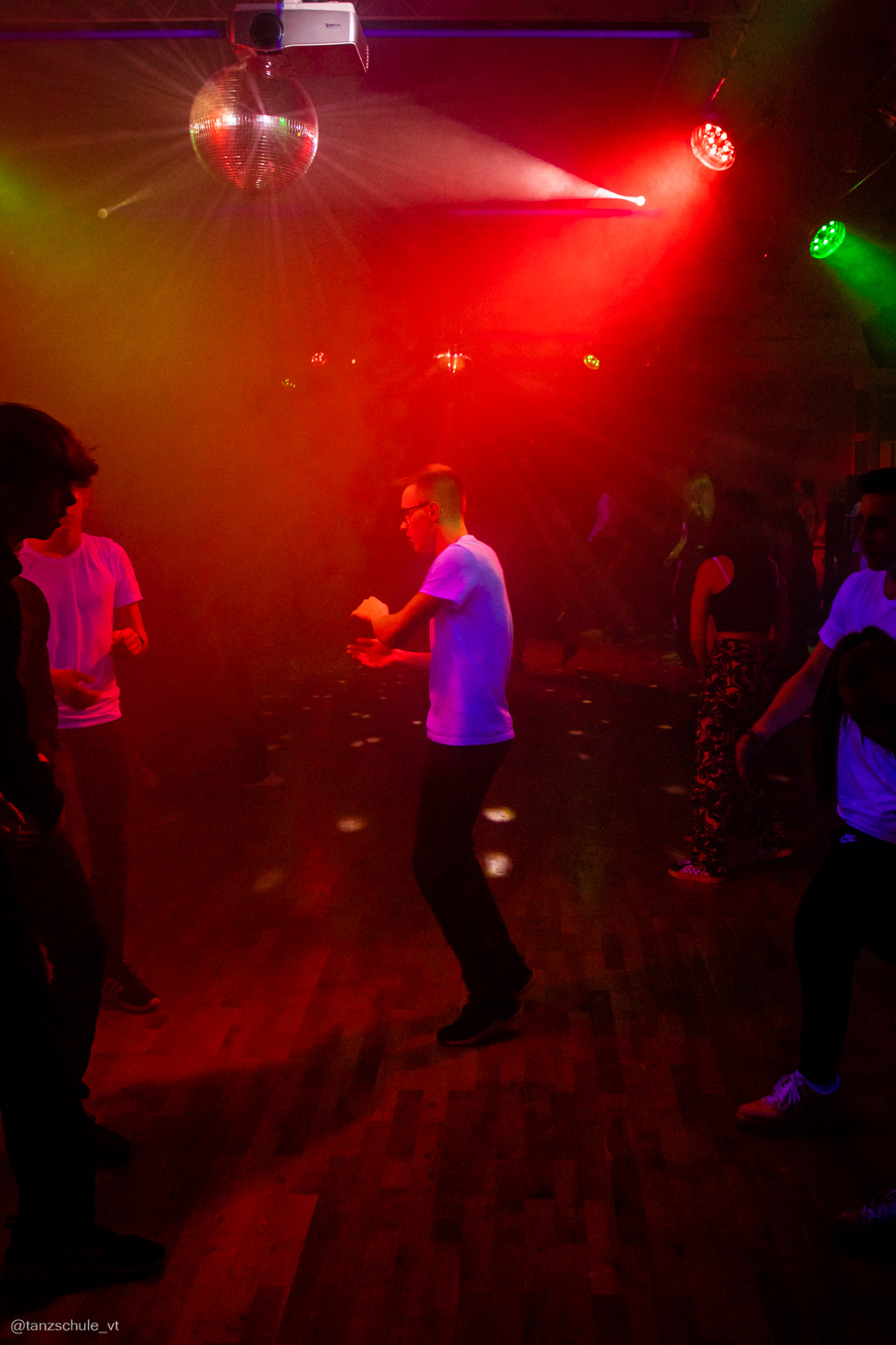 20230318 Black and White Tanzparty 3552